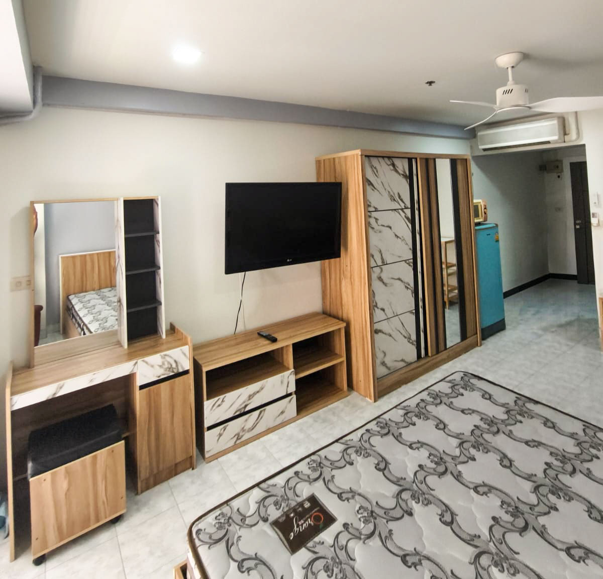 Std @ Jomtien Beach Condo - Rimhad